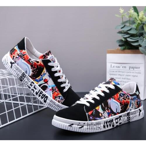 New Men Vulcanized Shoes Sneakers casual Mens Fashion Casual Lace-Up Colorful Canvas Sport Graffiti board Shoes