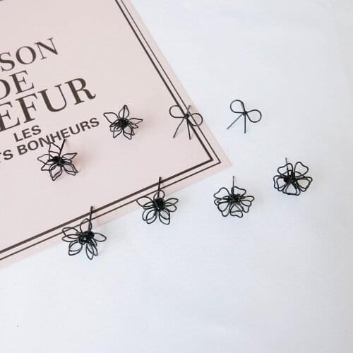 Fashion Originality Double-deck Small Ear Nail Ma'am Temperament Flower Petal Earrings Ornaments