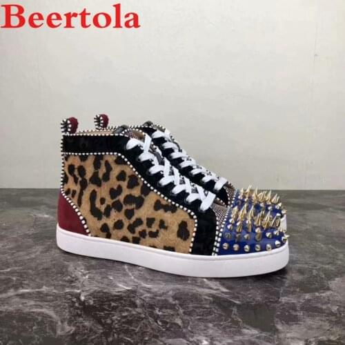 Beertola New Casual Men Shoes Leopard Pattern Head Studded Spikes Mixed Color Leisure Flats Shoes Men Patchwork Zapatos Hombre