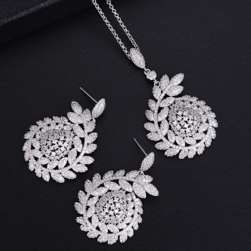 LARRAURI Trendy Women Jewelry Sets Deluxe Long Chain Flower Pendant Necklace Drop Dangle Earrings Wedding Jewelry Sets 2019