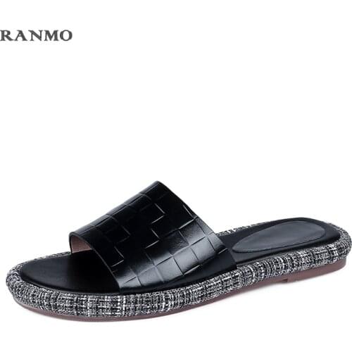 2021 summer new style flat slippers woman shoes summer outdoor slippers casual comfortable shoes leather shoes luxury shoes34-40