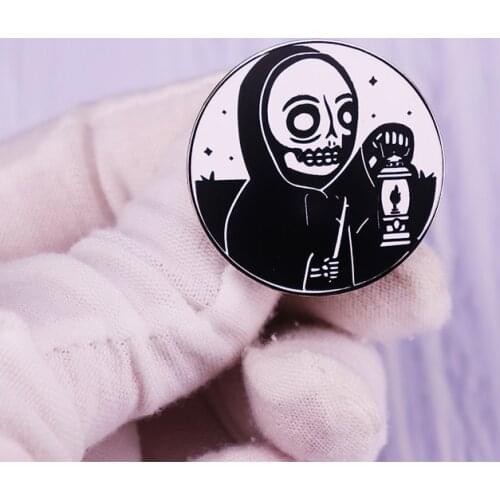 Cartoon Grim Reaper With Lantern Pin Brooch Horror Death Badge Halloween Gothic Accessory