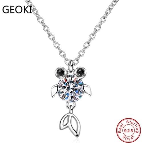 Geoki 925 Sterling Silver Passed Diamond Test 0.5 ct Perfect Cut D Color Moissanite Cute Fish Pendant Necklace Party Jewelry