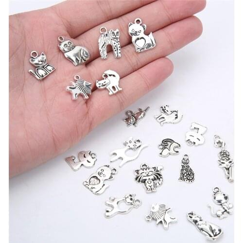 20pcs Random Mixed Animal Charms Lot Bulk Alloy Metal Cat Dog Butterfly Earrings Charms Pendants for DIY Bracelet Jewelry Making