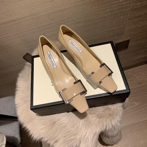 2021 spring and autumn square head small fragrant wind fine heel patent leather high heel shallow mouth square button female