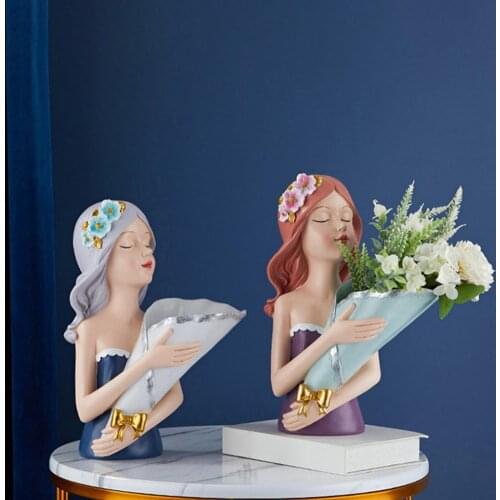 Girl Flower Arrangement Ornament Sculpture Statue Resin Bouquet Girl Sculpture Ornament Gift Living Room Home Decor Accessories