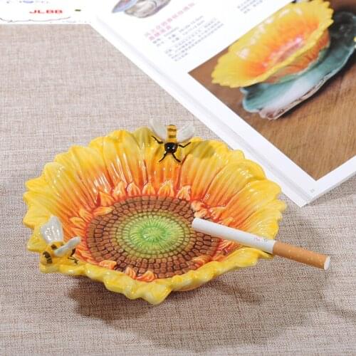 Ceramic Flower Ashtray Yellow Pink Ash Storage Box Bee Frog Ashtray Decoration Storage Ornamentsash Tray Smoking Accessories