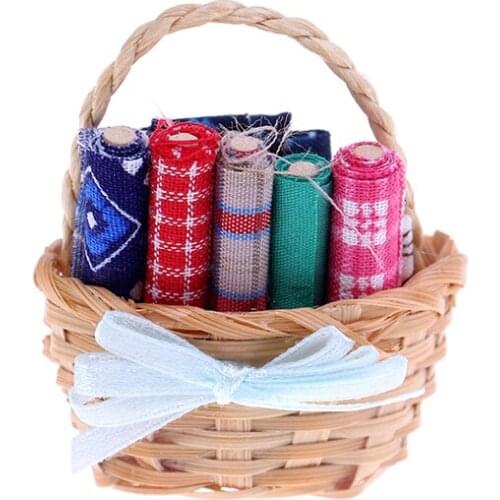 1:12 Dollhouse Furniture Miniature Sewing Kit Wicker Basket with Fabric Accessories Mini Model 1/12 Doll House Decoration