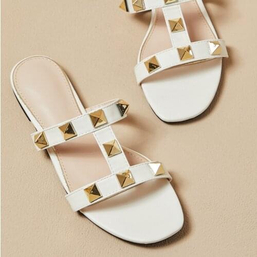 Women Shoes Slippers Ladies Rivet Slides Female Flats Rubber Slippers Flip Flop Women Summer Footwear Outside Casual Flip-Flops