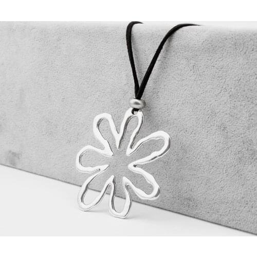 1 Pcs Open Craft Abstract Large Flower Pendant Necklace Black Faux Suede Cord Chain Long Chain Necklace