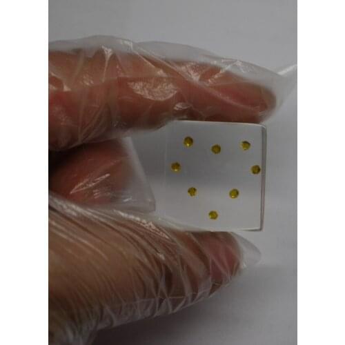 Artificial diamond, the shape of the heart is placed, and the resin is poured