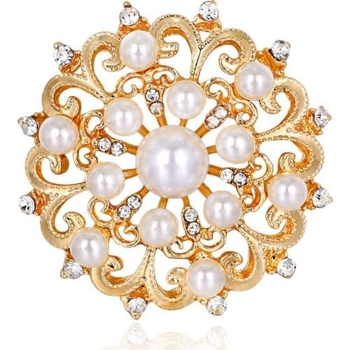 Retro palace style hollow inlaid rhinestone pearl brooch European and American golden flower anti-empty temperament corsage