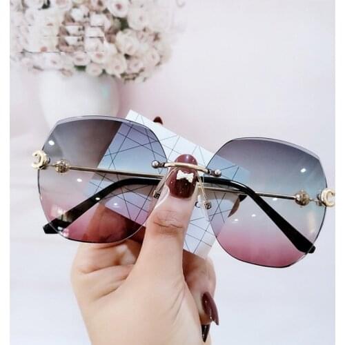 Oversized Grey Red Sunglasses for Women Men Luxury Brand Cat Eye Sun Glasses Sexy Vintage Square Shades Unisex zonnebril dame