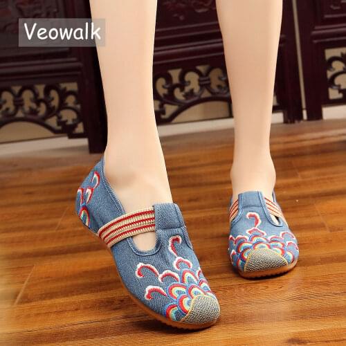 Veowalk Spring/Autumn Women Vintage Old Peking Casual Flats Ladies Billow Embroidery Soft Sole Breathable Cloth Dancing Shoes