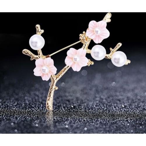 Romantic Natural Shell Flower with Simulated Pearl Stone Tree Style European Brooches Pins For Women Luxury Gold Broches FB235
