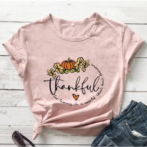 Colored Thankful For Living In A World That Has Autumn T-shirt Cute Women Short Sleeve Thanksgiving Fall Tee Tshirt