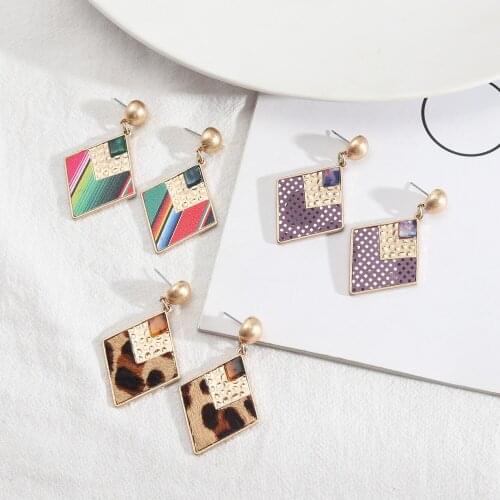 PU Leather V Shaped Contrast Rhombus Frame Charms Earrings Chromatic Fashion Exquisite Individual Earing for Women Gift Jewelry
