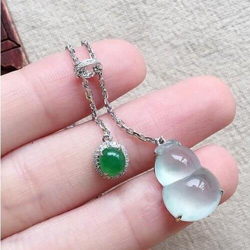 Designer original new natural chalcedony gourd egg round pendant necklace versatile exquisite and elegant charm ladies jewelry