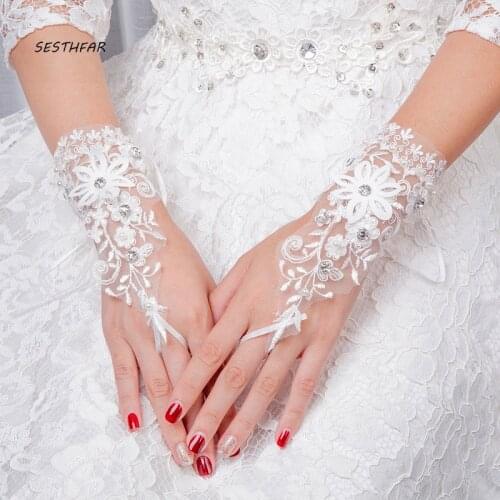 Short Wedding Gloves White Rhinestone Beaded Lace Flower Bridal Gloves Dew Fingerless For Bride Accessories ST017