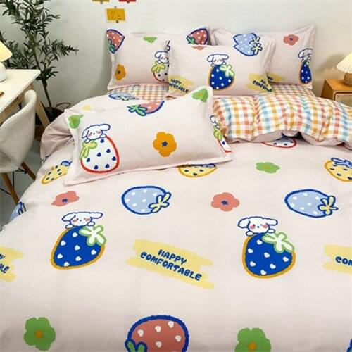Cartoon Cute Strawberry Bear Bedding Set For Kids 100% Washed Cotton Bedding Set Soft Quilt Cover Flat Bed Sheet And Pillowcases