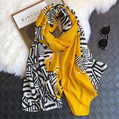 2020 New Limited Women Hijab Winter Cotton Feel Scarf Foulard Femme Leopard Scarves Female Beach Shawl Bandana Pashmina