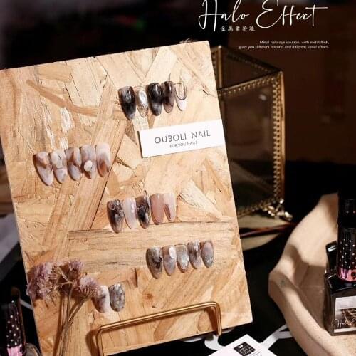 Oakmoss Japanese art gallery natural nail salon works display background plate