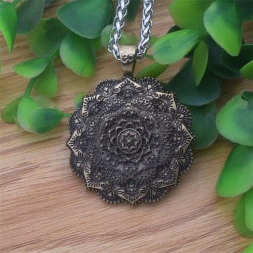 Om Lotus Mandala pendant Necklace Tibetan Buddhist Protection Amulet Religious jewelry