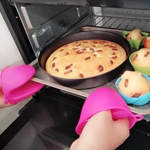 1pair 2pcs set Kitchen Silicone Heat Resistant Gloves Clips Insulation Non Stick Anti-slip Pot Bowel Holder Clip color random