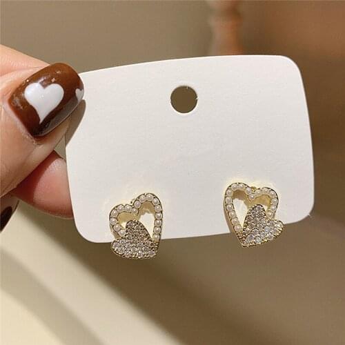 Zeojrlly Heart Metal Women Trendy Stud Earrings Hollow Love Earrings Simple Heart Pearl Earrings Elegant Cute Jewelry