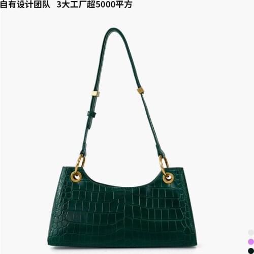 2021 new European and American womens shoulder bag New fashion single shoulder underarm bag Chain package Womens crescent bag