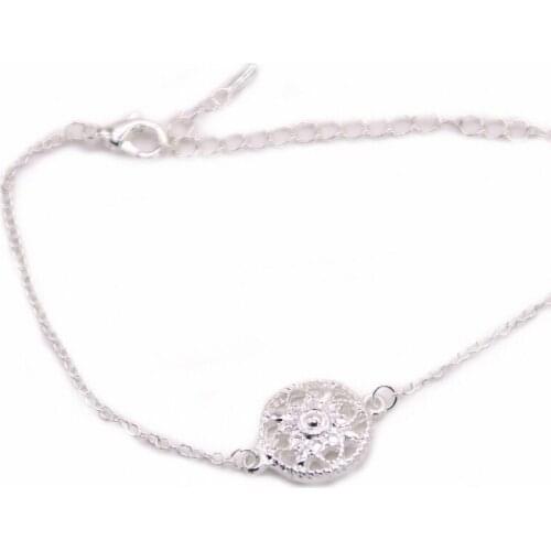 Fashion Circular Bracelets Hollow out Decorative pattern Design Environmental Protection Material For Women