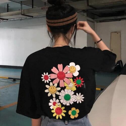 Spring and summer floral loose loose gray short T sweet wild loose version of the gray sunflower smiley T-shirt women