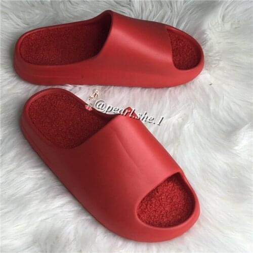 Women Designer Fur Slides Womens Beach Shoes Hairy Beach Slippers Soft Sole Women Clogs 2021 Sandals