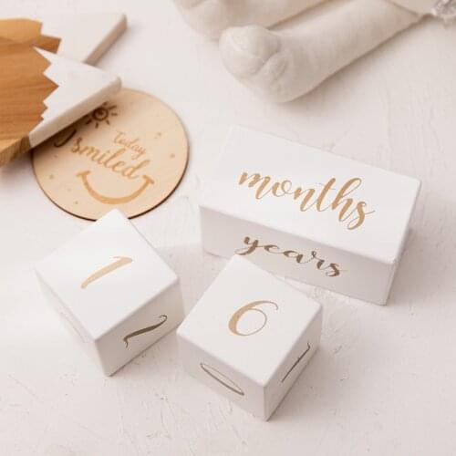 1Set Baby Month Milestone Card Beech Block Square Engraved Newborn Birth Month Birthday Milestones Block Photography Props
