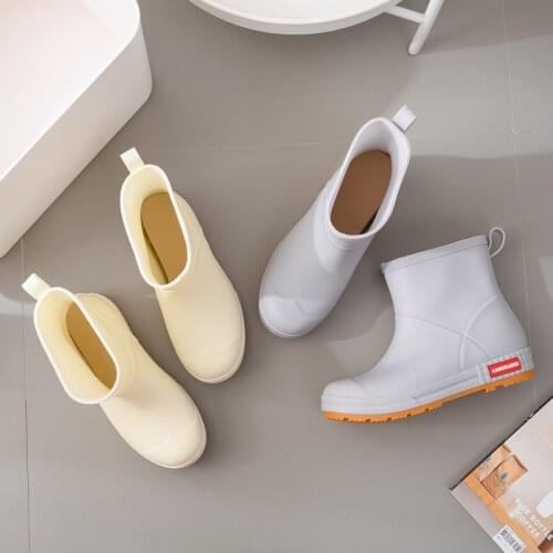 New Women Rainboots Waterproof Rubber Rain Shoes for Rain Day Fashion Slip-on Ankle Boots Solid Female Slip-On Rain Boots 2021