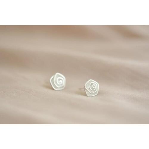 Shuangshuo Vintage Flower Stud Earrings for Women Swril Roses Flower Earings Fashion Jewelry Earings boucles d'oreilles S064