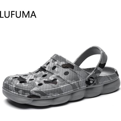 Mens Casual Clogs Shoes Summer Hollow Slippers Fashion Outdoor Breathable Couple Beach Sandals Flip Flops Water Shoes Zapatos