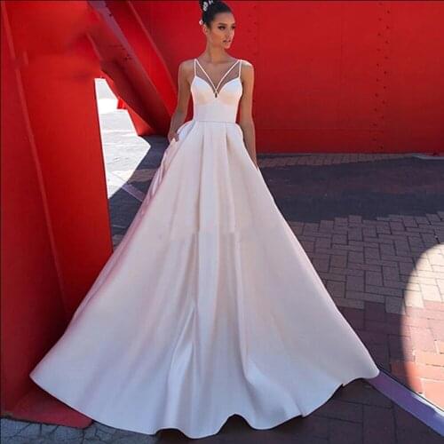 Simple Spaghetti Straps Wedding Dress V-Neck Sleeveless Backless Court Train Floor Length Bridal Gown A-line Robe De Soirée 2021