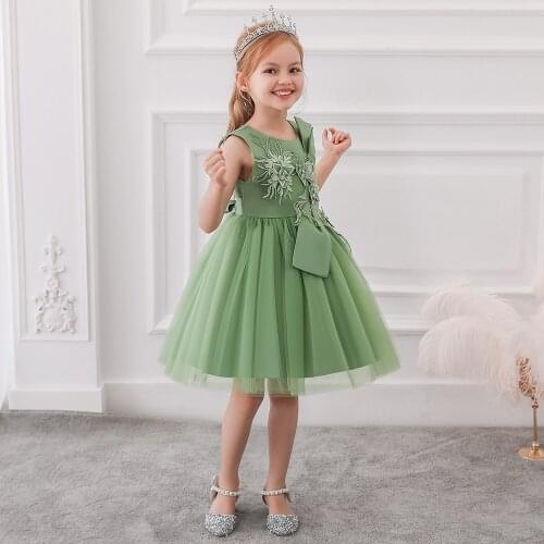 Childrens Dress Big Bow Decal Childrens Dress Princess Dress Girl Wedding Dress Poncho Catwalk Dress
