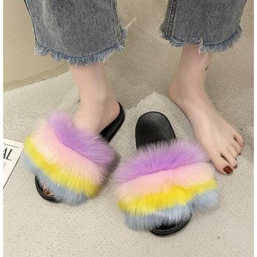 New Arrival Girl Luxury Fluffy Fur Slippers Ladies Indoor Warm Furry Fur Flip Flops Women Amazing Plush Fur Slides Wholesale Hot