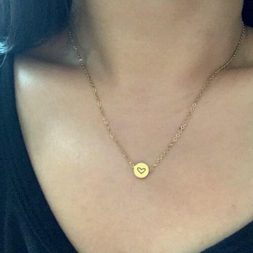 Cute Stainless Steel Small Heart Carved Round Charm Necklace Simple Gold Color Glossy Pendant Necklace Choker Collar Jewelry