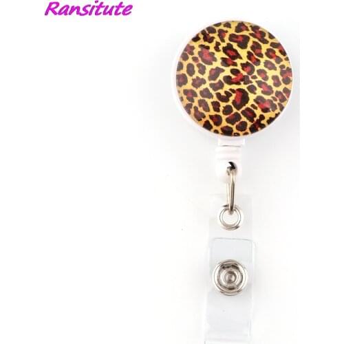 R2075 1pcs Hot Classic Vintage Leopard Print Badge Reel Clip Friend Exquisite IC Card Badge Holder Gift Personality Accessories