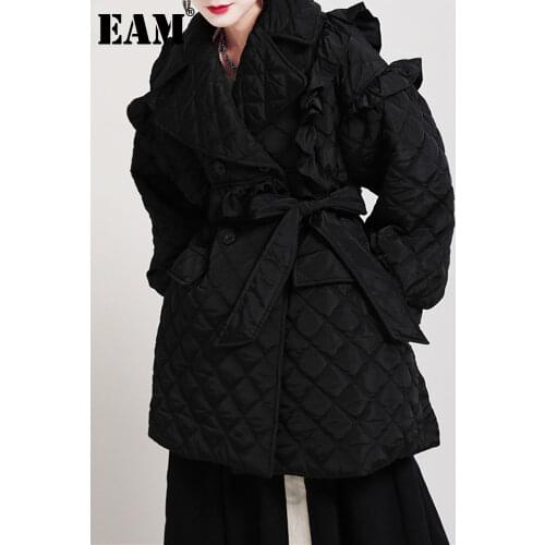 [EAM] Ruffles Black Bandage Cotton-padded Coat Long Sleeve Loose Fit Women Parkas Fashion Tide New Autumn Winter 2021 1DD2161