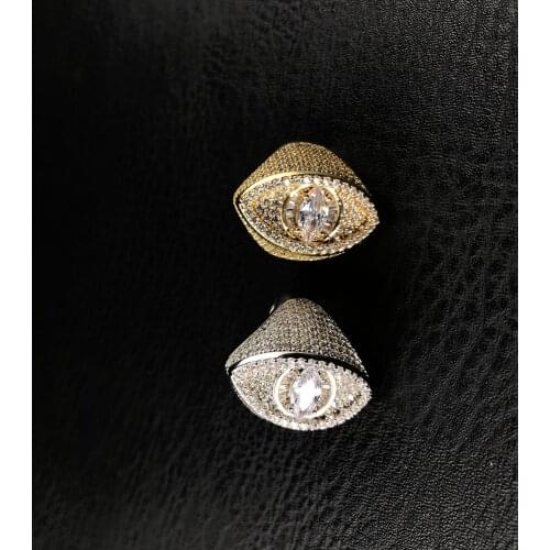 18K one eye diamond ring