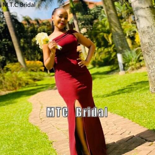 Elegant Burgundy Long Bridesmaid Dresses For Black Girls One Shoulder Mermaid Maid Of Honor Dress With Slit Wedding Party Gowns