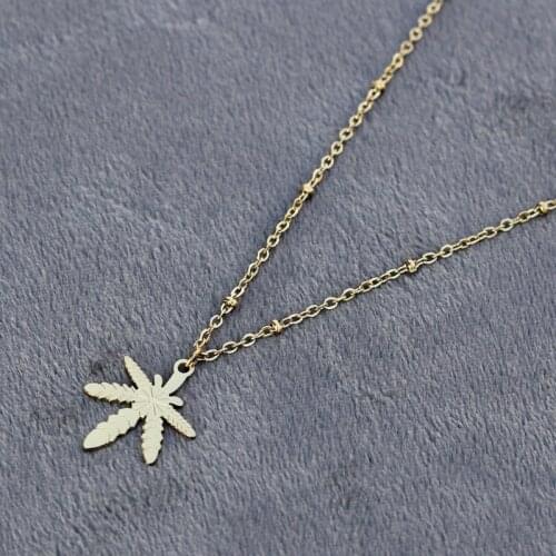 Creative Design Maple Leafs Pendant For Women Vacuum Plating gold-plated Golden Necklace 42cm Chain Choker Trendy Jewelry