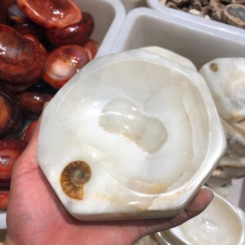 1pcs Hand carved Madagascar agate ashtray ivory agate crystal ashtray with fossils home visit gifts