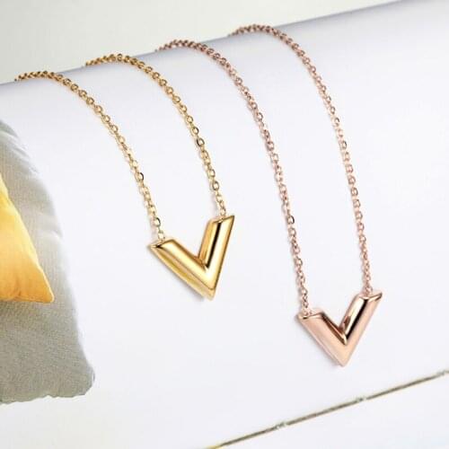 1PC Classic Fashion V Letter Pendant Necklace For Woman Titanium Steel Necklace Luxury Female Jewelry Accessories High Quality