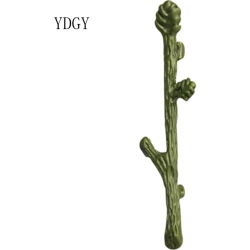 2019 New Plum artificial Pearl Antiques retro Brown Paint Coat Woman Broch