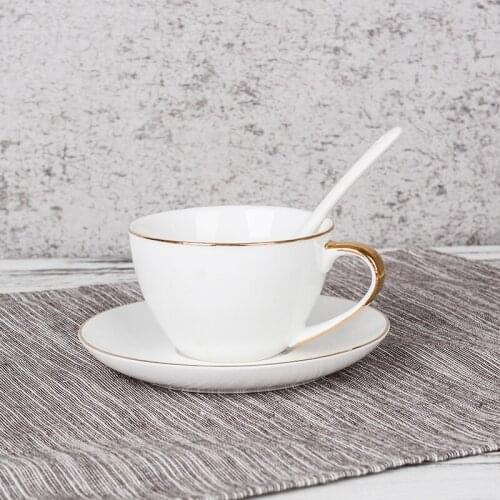 Gold Bone China Coffee Cup White Vintage Porcelain Hand Painted Creative Tea Cup Saucer Set Nordic Ceramic Tasse Party EE50BD